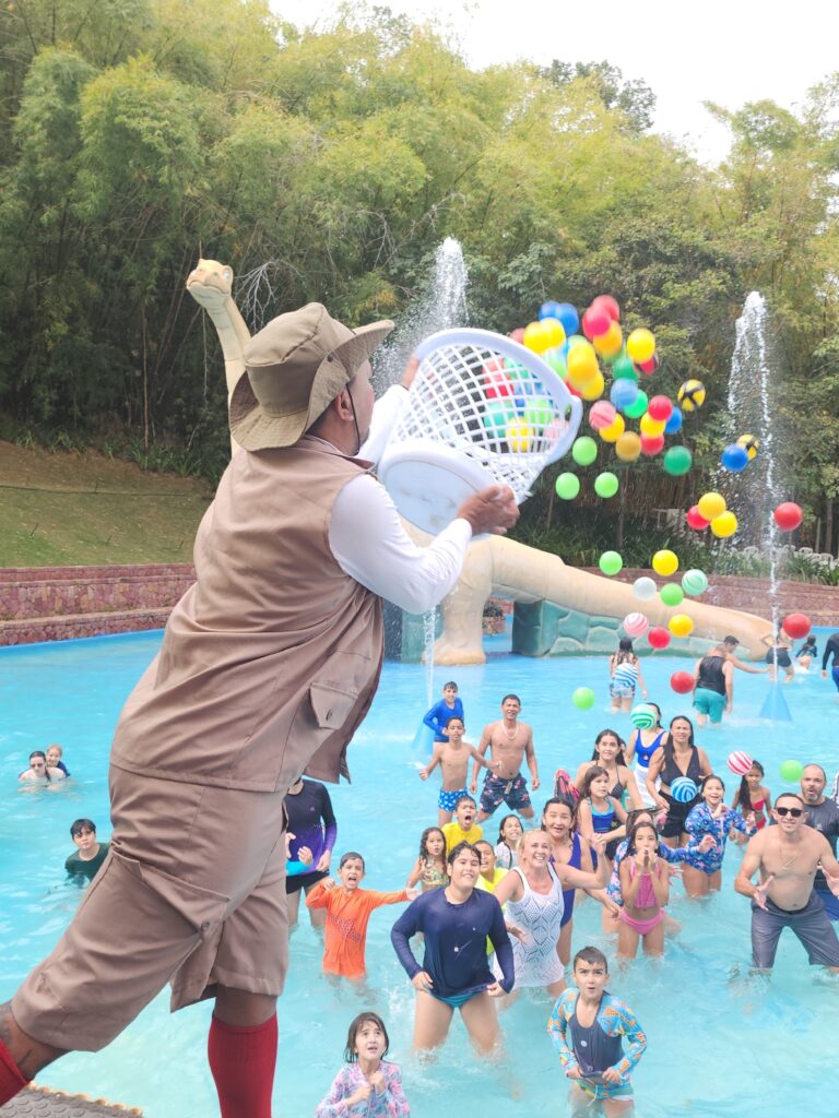 Foto de uma das atrações do Modo Férias no Arajara Park, a recreação com a Turma do Liliu