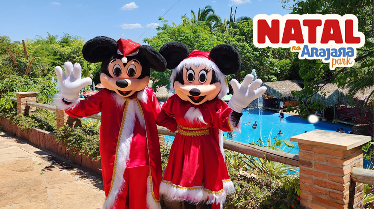 Mickey e Minnie com roupas natalinas convidando para o Natal no Arajara Park